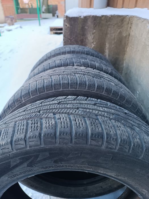 Продам зимові Nokian 205/60/16