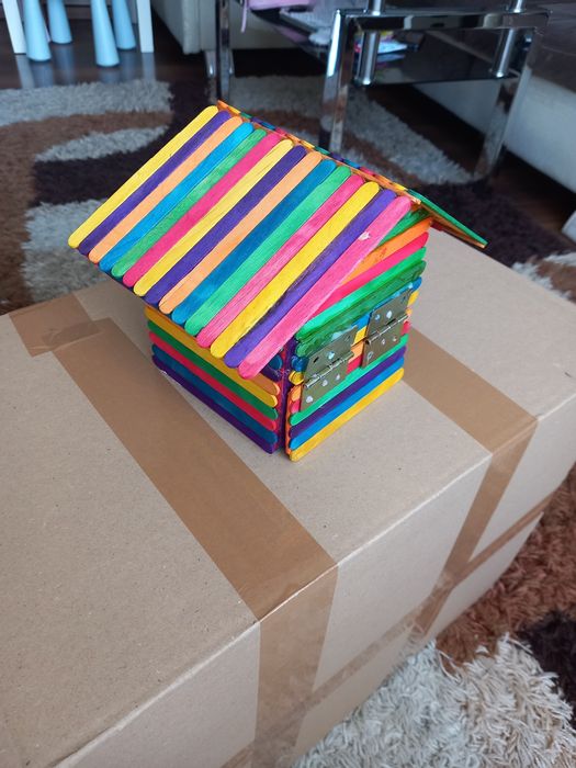 Sprzedam domek, karmnik dla ptakow