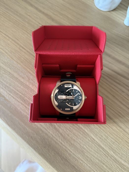 Zegarek DIESEL Daddy Series DZ7317 pudełko w zestawie skórzany pasek czarny rose gold różowe złoto tarcza 45mm