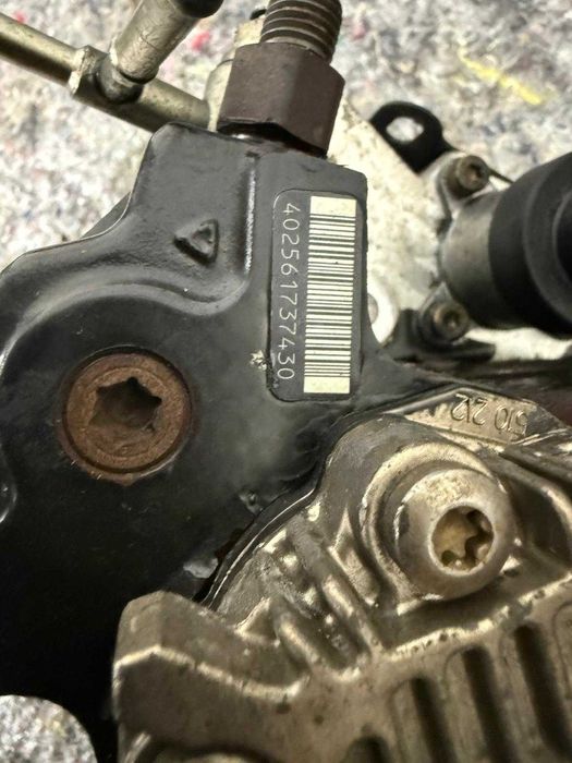 komplet  wtryskiwacze listwa pompa toyota corolla 1.4 d4d 0281--002507