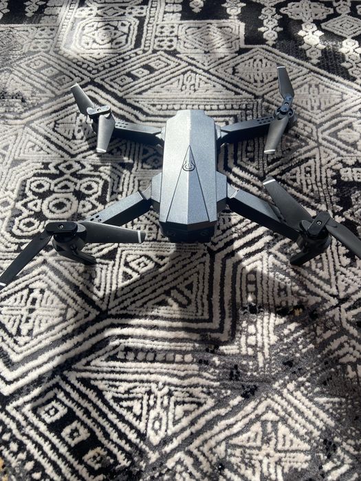 Dron z kamerą - bardzo dobry stan