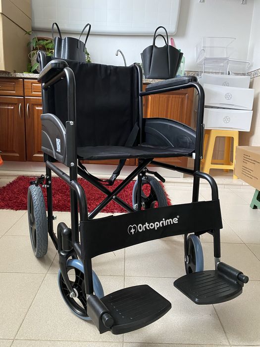 Cadeira de rodas nova