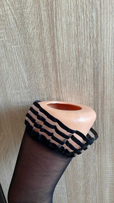 Nr 4 Duże pończochy samonośne.