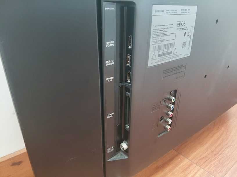 TV Samsung 32" em bom estado