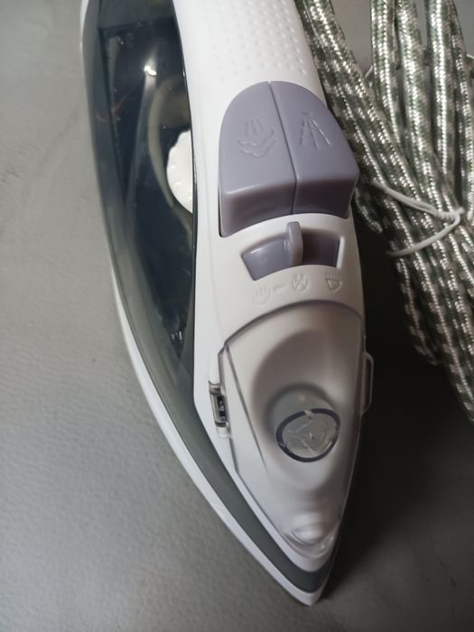 Ferro a vapor novo sem caixa