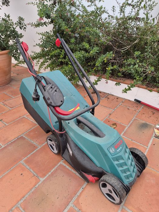 Corta-relva elétrico Bosch Rotak 32 – 1200W