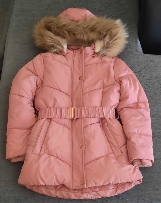 Casaco cor de rosa com capuz de peluche quente e cinto