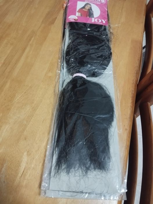 Cabelo postiço de várias marcas