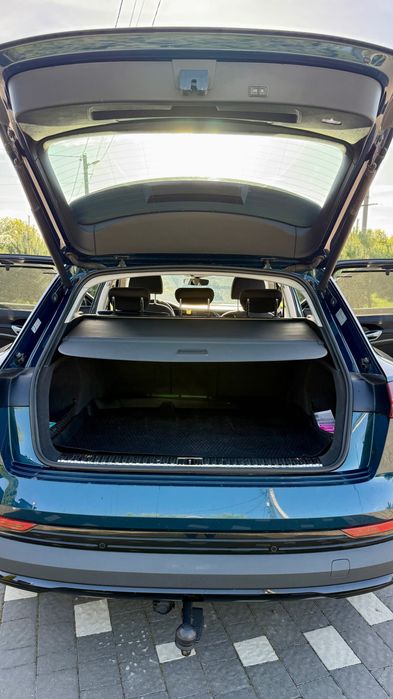 Audi e-tron 2019
