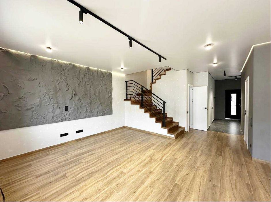 Продаж Будинок/Таунхаус 120 м2 з Сучасним ремонтом і власним подвір'ям