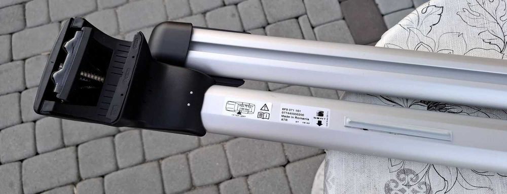 Oryginalny Bagażnik Dachowy Seat Arona Na Relingi Belki Nie Thule
