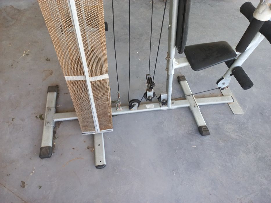 Maquina de musculação multifunções