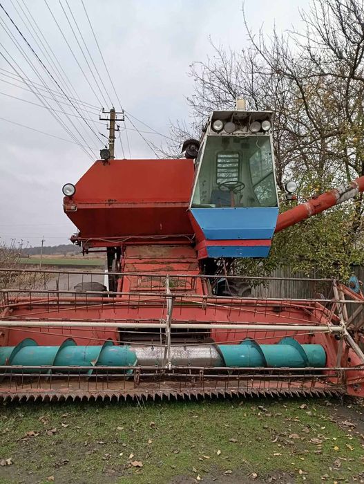 Продам комбайн Нива
