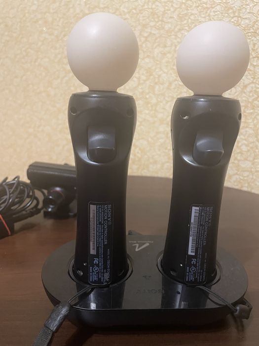 PlayStation Move комплект (2 контролери + камера Sony)