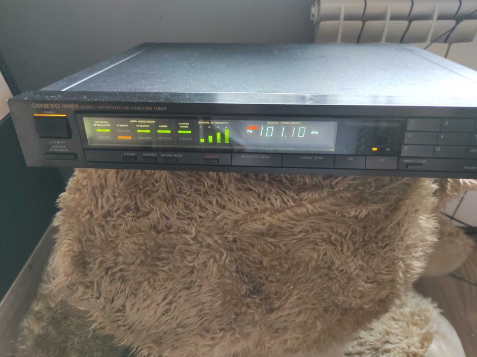 Tuner Onkyo Integra T-4450