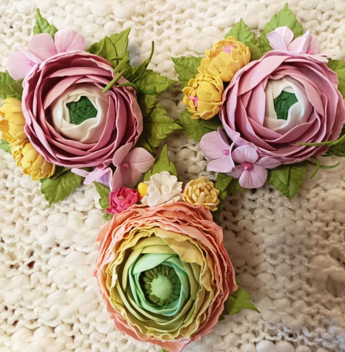 Резинки,заколки для волосся ручної роботи з фоамірану