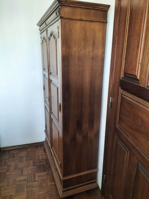 Roupeiro armário maçico