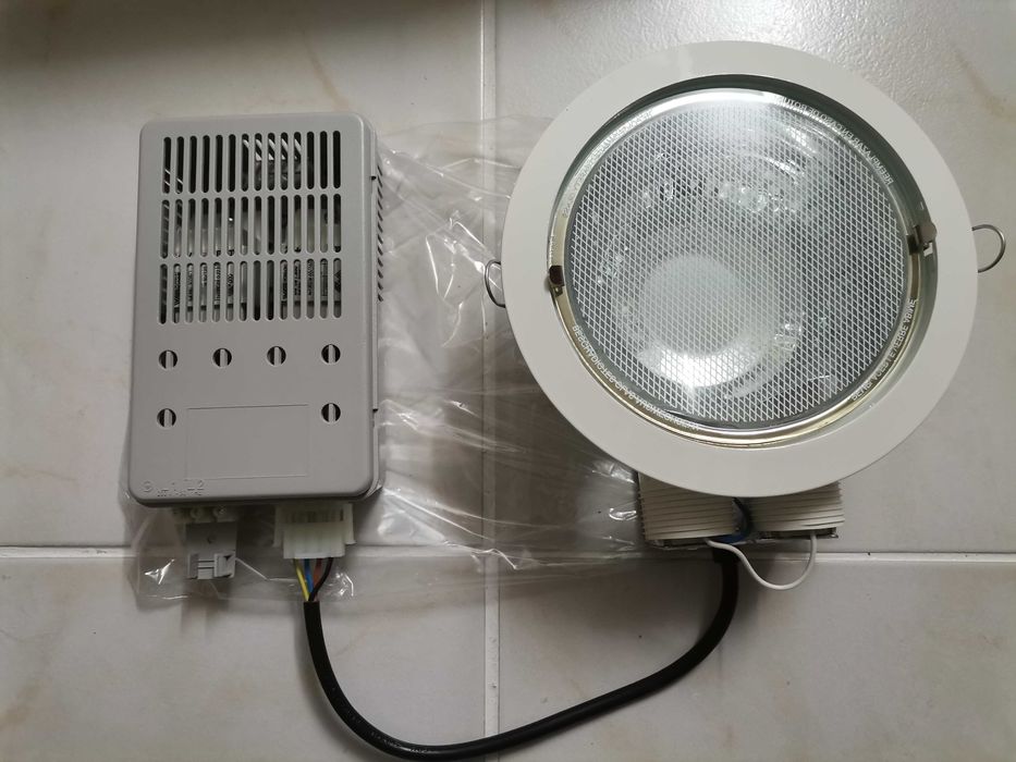 4 Aparelhos de Iluminação tipo Downlight de Encastrar 2x13watts
