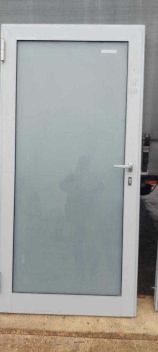 Drzwi lewe 90 szkło matowe aluminium