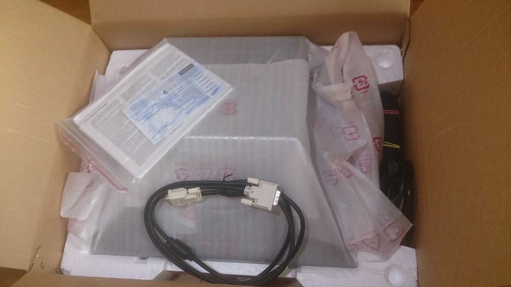 Samsung 971P PVA 1280х1024 6мс DVI