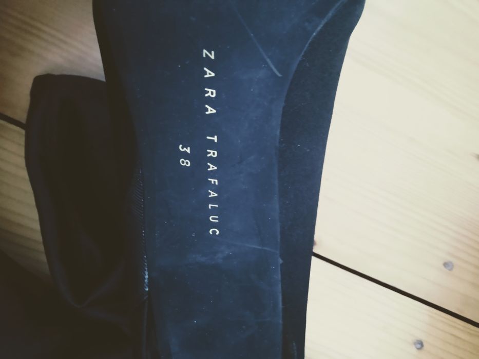 Botki z napisem Zara