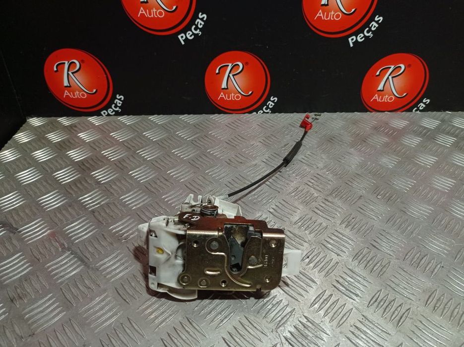 Fecho Da Porta Frente Dto Ford Mondeo Ii Turnier (Bnp)