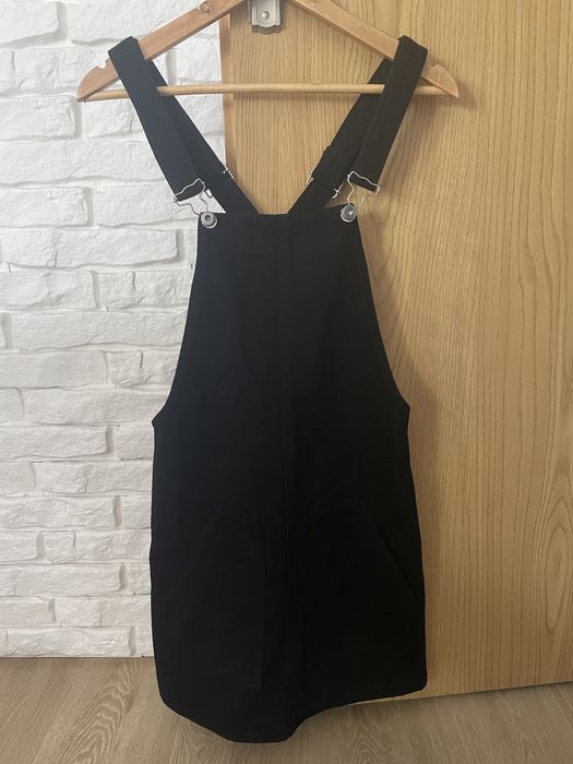 Sukienka ogrodniczka Stradivarius XS