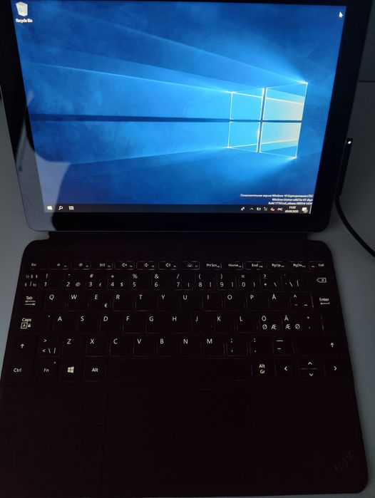 Планшет Microsoft  Pentium 4415SY  8/128Gb (1824)