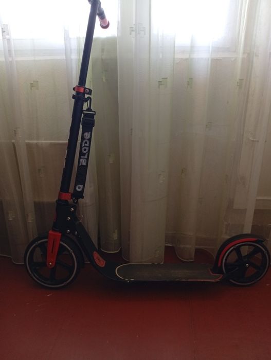 Продам самокат Blade