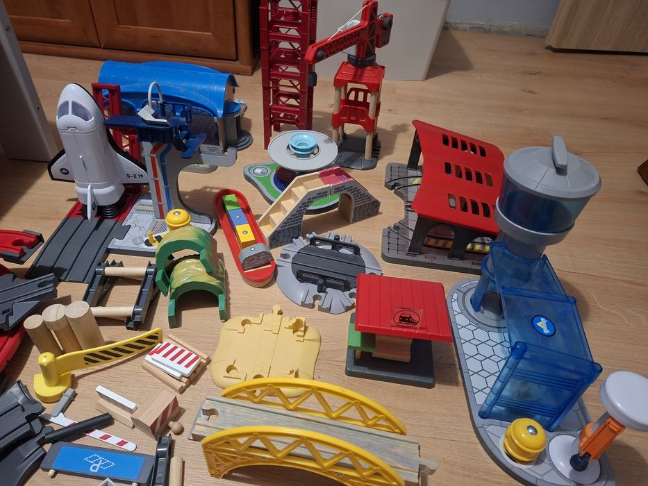 Zestaw drewnianych torów