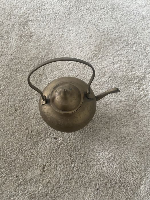 Antiguidades - bule e apoio em metal