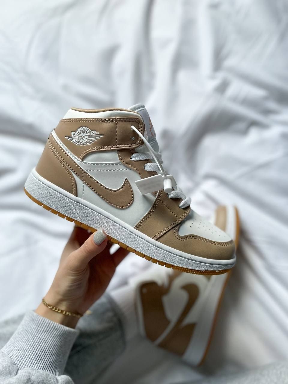 Nike air cheap jordan tan