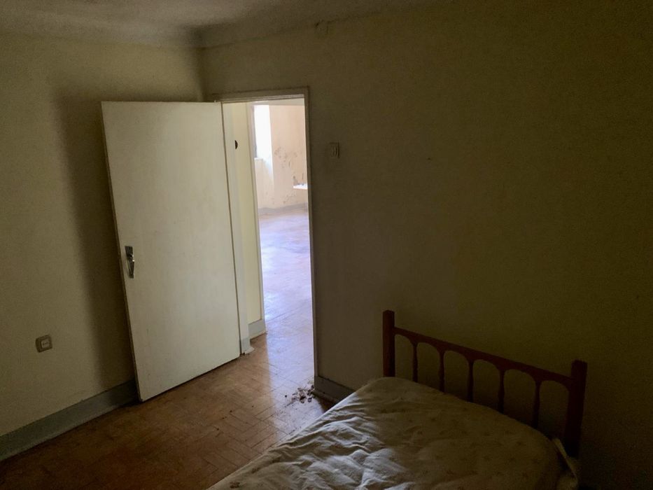 Cama de solteiro de madeira + colchão