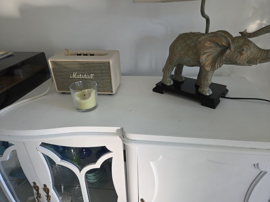 Aparador antigo restaurado Queen Anne