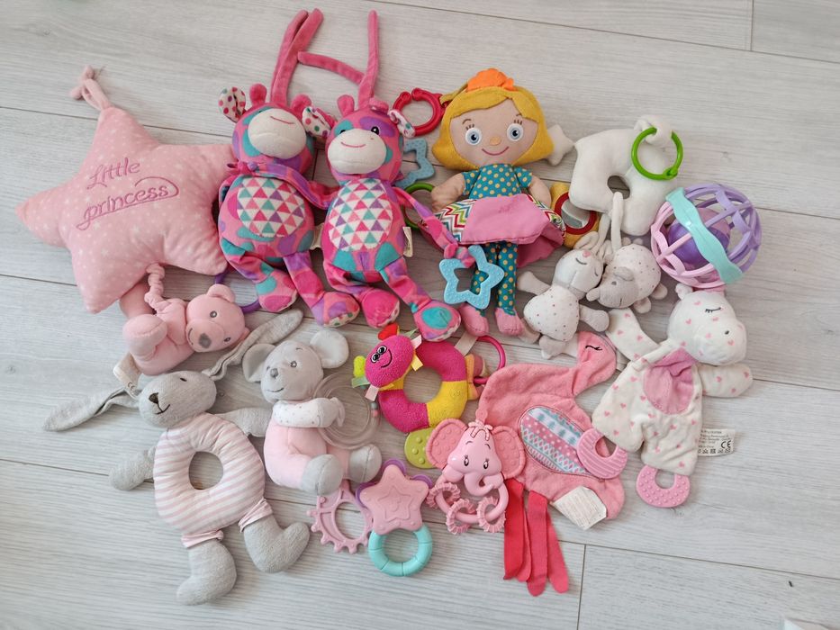 Zestaw zabawek niemowlecych dla dziewczynki