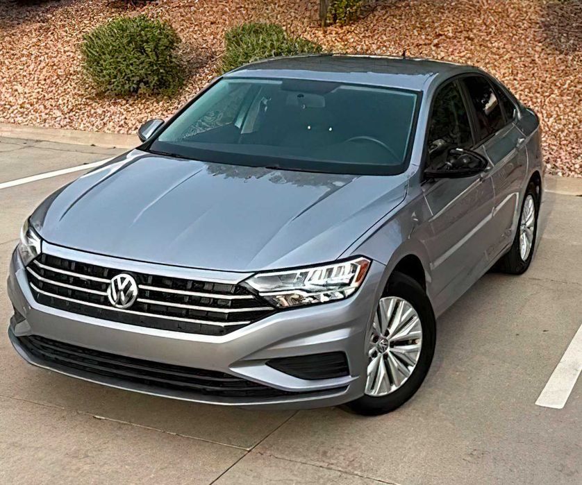 Volkswagen Jetta      2020