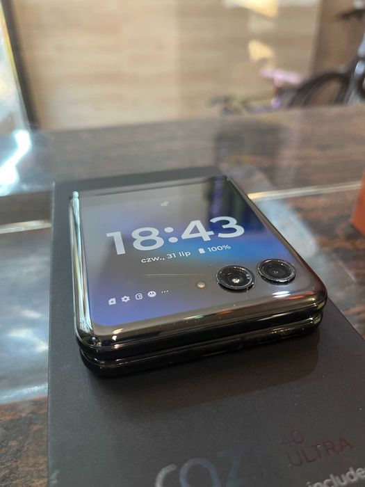 [1668/25] Motorola Razr 40 Ultra 8/256GB