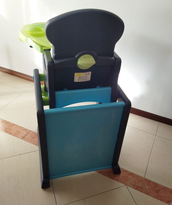 Cadeira de refeição de bebé