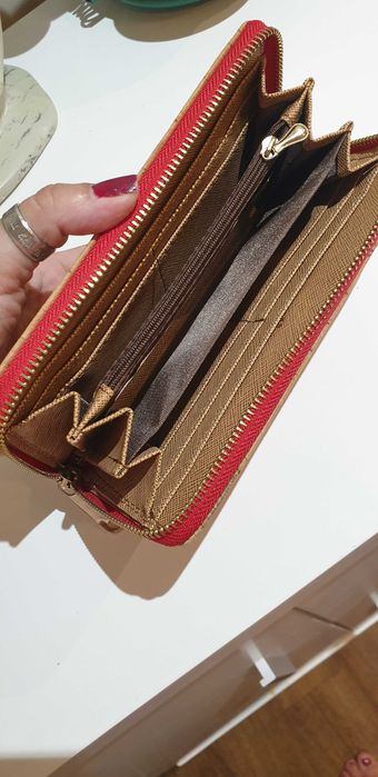 Carteira em cortiça nova