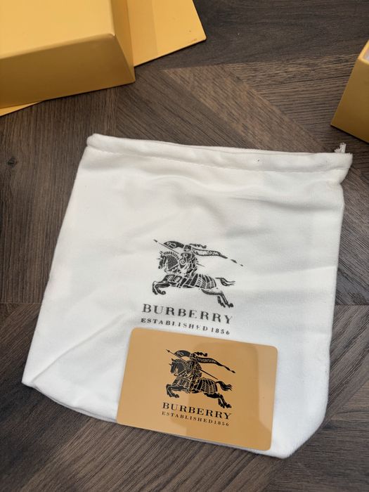 Pasek Burberry czarno-złoty