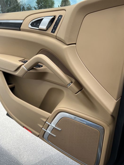 Продам машину Porsche Cayenne S Hybrid