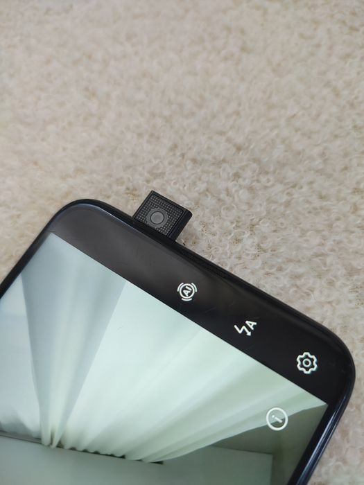 Смартфон Huawei Y9 Prime 4/64 селфі камера