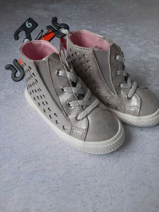 Хайтопи на дівчинку