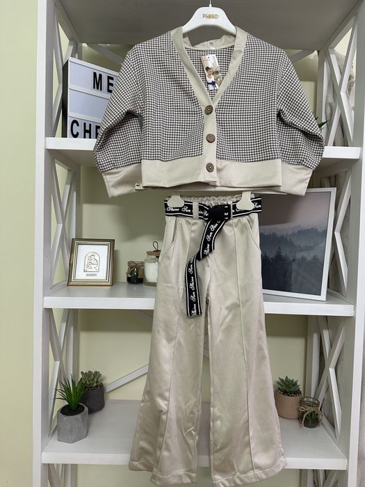 Костюм на дівчинку