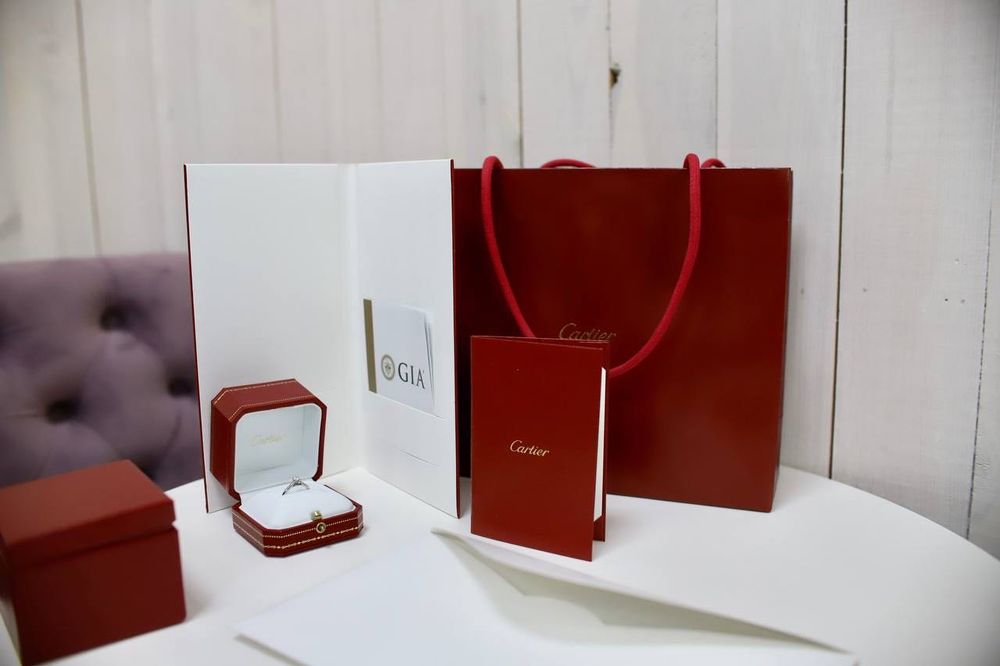 Ювелірний виріб Cartier (оригінал)