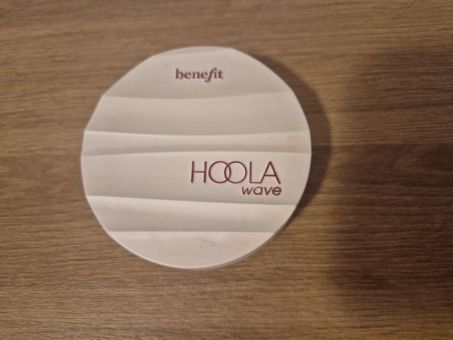 Benefit Hoola Wave Cream Bronzer Balm - brązer do twarzy w kremie Medium Deep