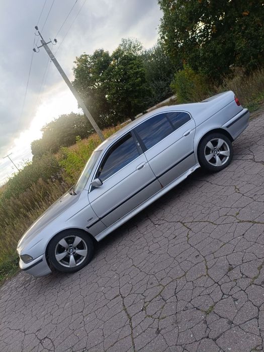 Автомобіль BMW E39