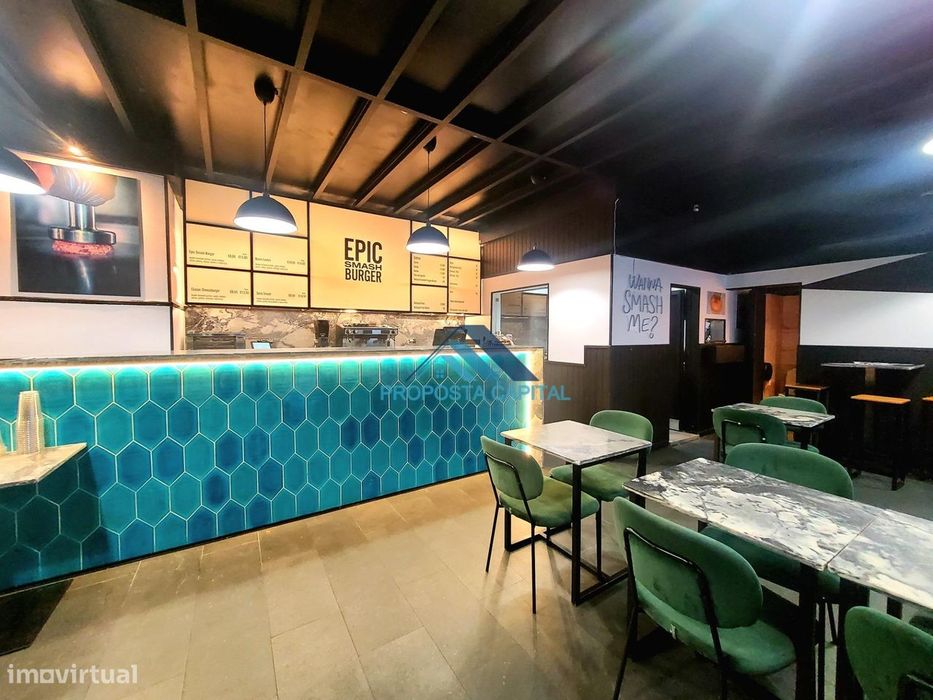 Restaurante com Esplanada na Av. Estados Unidos da América