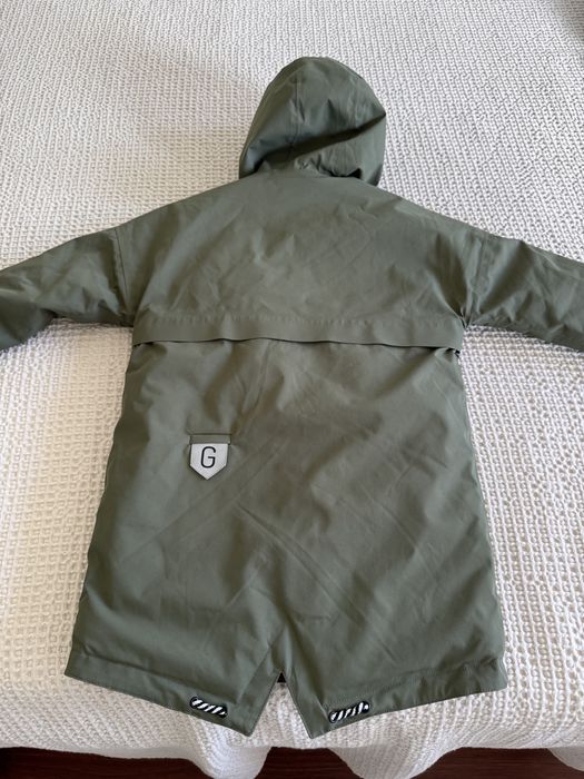 Casaco criança com pelo e impermeável