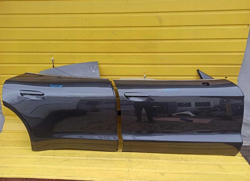 PORSCHE TAYCAN 2019-2025 дверка права/ліва, перід/зад